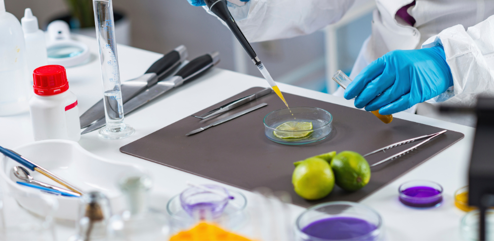 Els controls de residus de plaguicides analitzen mostres d'aliments de consum habitual per garantir que es compleixen els límits legals establerts per protegir la salut dels consumidors